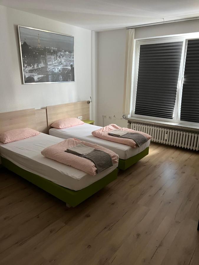 Waffel Cafe Hostel Monteurwohnung Ferienwohnung Kassel Bagian luar foto